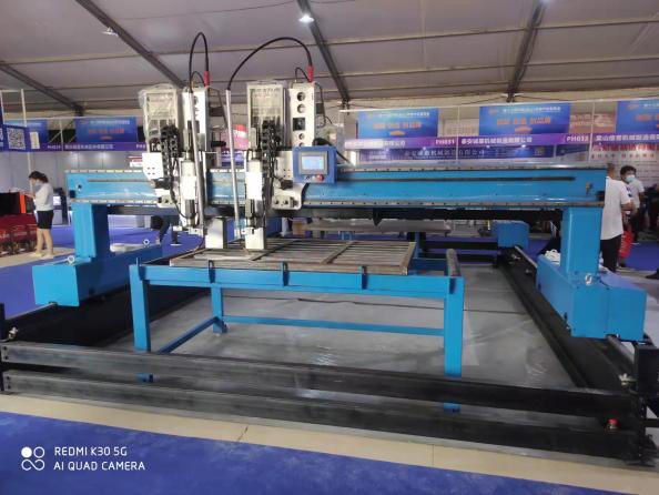 龍門(mén)式集裝箱門(mén)板雙槍自動(dòng)化焊接機